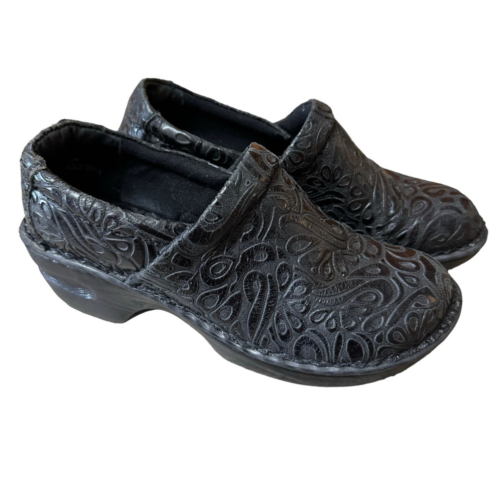 b.o.c. Born Big on Comfort Black Tooled Peggy Clog Paisley Pattern in Size 7.5